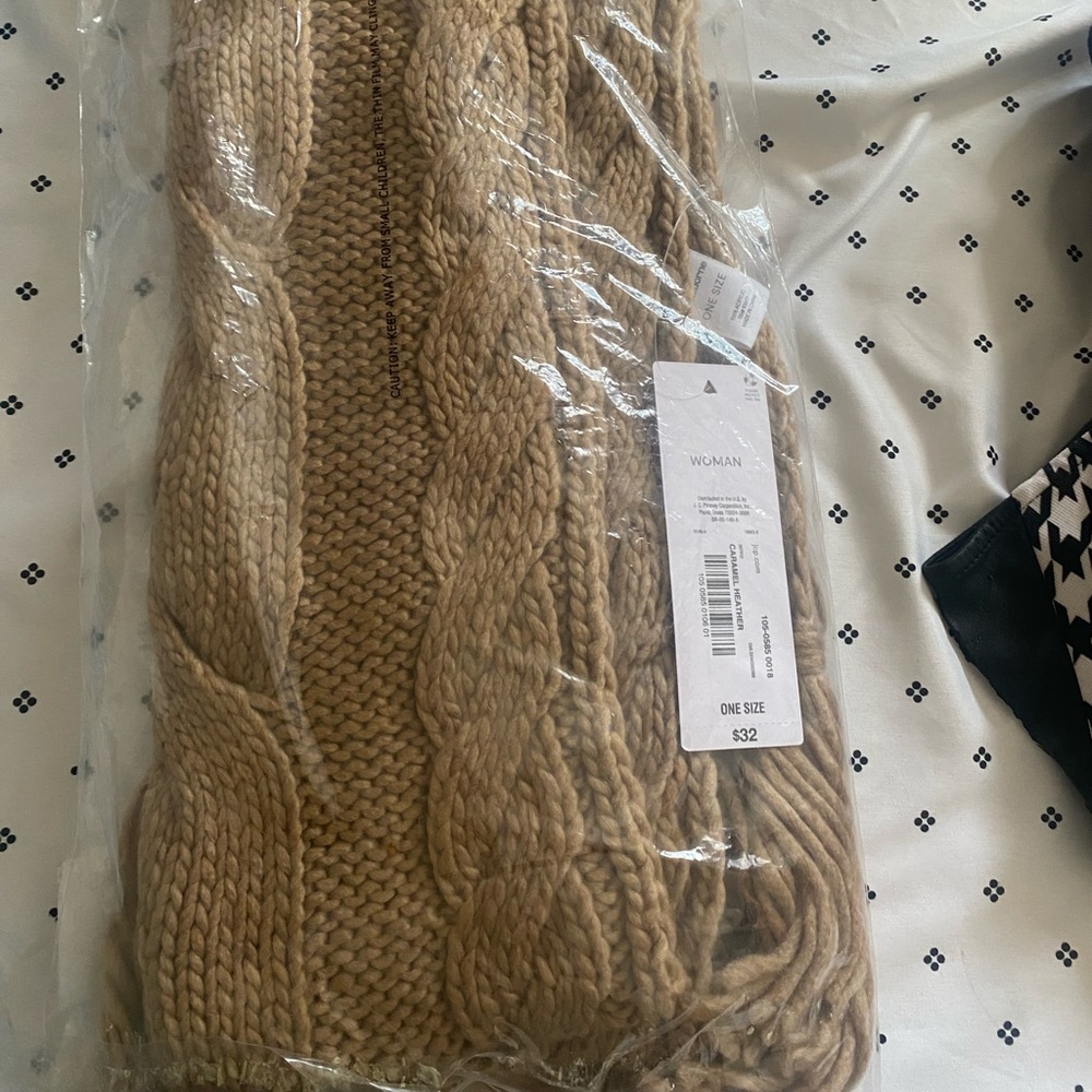 Chunky Cable Knit Scarf - Tan